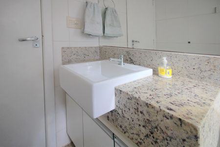 Apartamento à venda com 130m², 4 quartos e 2 vagasBanheiro Suíte 