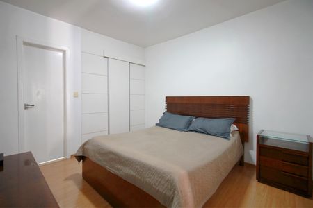 Apartamento à venda com 130m², 4 quartos e 2 vagasSuíte 