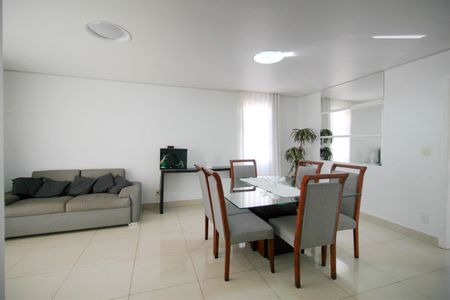 Apartamento à venda com 130m², 4 quartos e 2 vagasSala