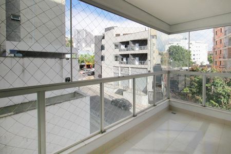 Apartamento à venda com 130m², 4 quartos e 2 vagasVaranda Sala