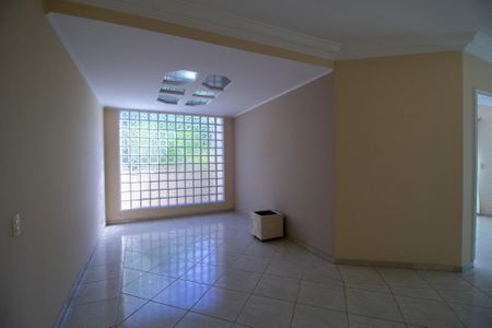 Apartamento para alugar com 300m², 3 quartos e 2 vagas Apartamento para alugar com 300m², 3 quartos e 2 vagasSala de Jantar