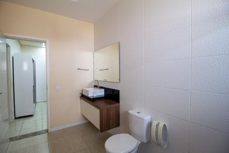 Apartamento para alugar com 300m², 3 quartos e 2 vagas Apartamento para alugar com 300m², 3 quartos e 2 vagasBanheiro da Suíte 1