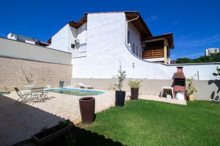 Apartamento para alugar com 300m², 3 quartos e 2 vagas Apartamento para alugar com 300m², 3 quartos e 2 vagasÁrea Externa