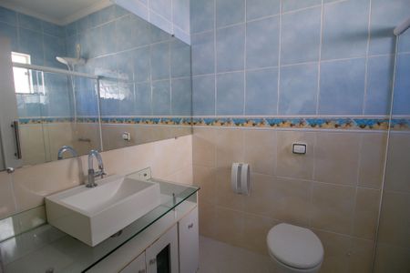 Apartamento para alugar com 300m², 3 quartos e 2 vagas Apartamento para alugar com 300m², 3 quartos e 2 vagasBanheiro da Suíte 2