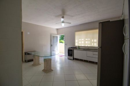 Apartamento para alugar com 300m², 3 quartos e 2 vagas Apartamento para alugar com 300m², 3 quartos e 2 vagasCozinha