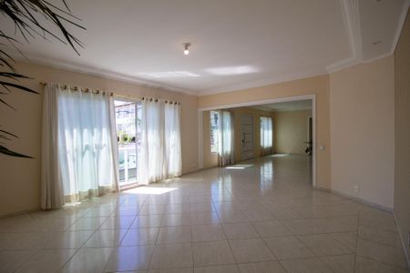 Apartamento para alugar com 300m², 3 quartos e 2 vagas Apartamento para alugar com 300m², 3 quartos e 2 vagasSala