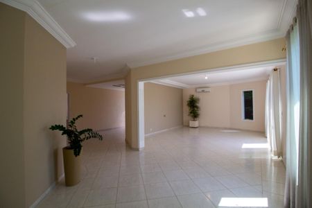 Apartamento para alugar com 300m², 3 quartos e 2 vagas Apartamento para alugar com 300m², 3 quartos e 2 vagasSala