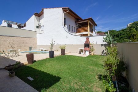 Apartamento para alugar com 300m², 3 quartos e 2 vagas Apartamento para alugar com 300m², 3 quartos e 2 vagasÁrea Externa