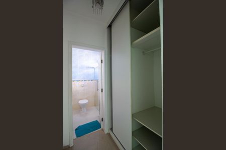 Apartamento para alugar com 300m², 3 quartos e 2 vagas Apartamento para alugar com 300m², 3 quartos e 2 vagasBanheiro da Suíte 2