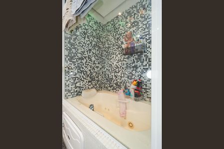 Casa de condomínio para alugar com 157m², 3 quartos e 2 vagasBanheiro da Suíte