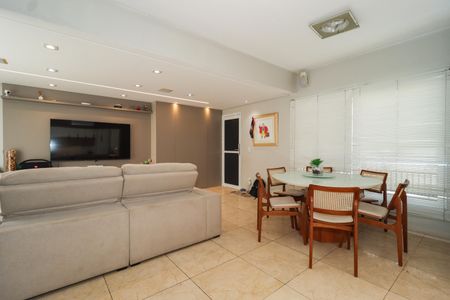 Casa de condomínio para alugar com 157m², 3 quartos e 2 vagasSala