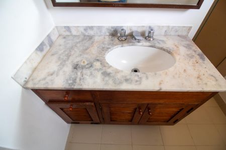 Casa à venda com 185m², 5 quartos e 2 vagasBanheiro