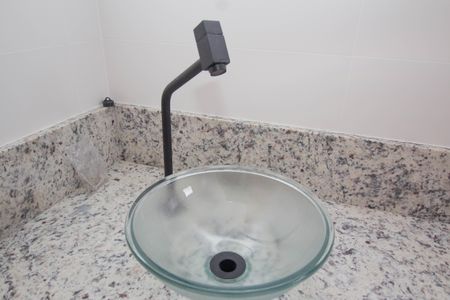 Casa à venda com 85m², 2 quartos e 2 vagasBanheiro da Suíte 1