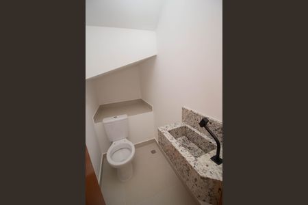 Casa à venda com 85m², 2 quartos e 2 vagasLavabo