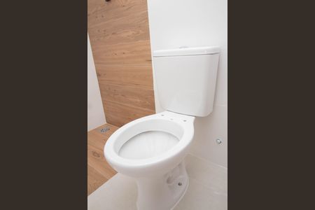 Casa à venda com 85m², 2 quartos e 2 vagasBanheiro da Suíte 2