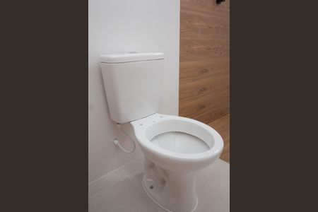 Casa à venda com 85m², 2 quartos e 2 vagasBanheiro da Suíte 1