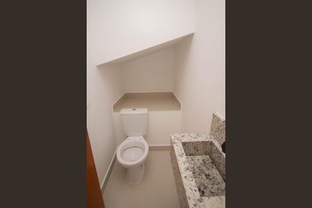 Casa à venda com 85m², 2 quartos e 2 vagasLavabo