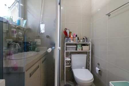 Apartamento à venda com 113m², 3 quartos e 2 vagas Apartamento à venda com 113m², 3 quartos e 2 vagasBanheiro da Suíte 1