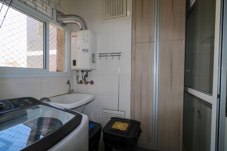 Apartamento à venda com 113m², 3 quartos e 2 vagas Apartamento à venda com 113m², 3 quartos e 2 vagasÁrea de Serviço