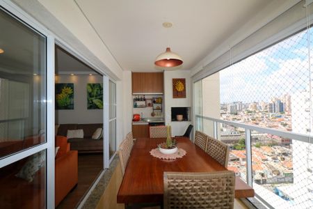 Apartamento à venda com 113m², 3 quartos e 2 vagas Apartamento à venda com 113m², 3 quartos e 2 vagasVaranda Gourmet