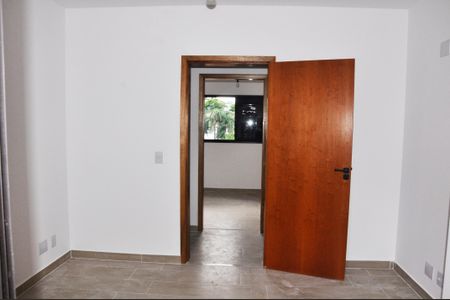 Casa à venda com 85m², 2 quartos e 2 vagasDetalhe - Quarto 01 com Suíte