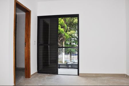 Casa à venda com 85m², 2 quartos e 2 vagasDetalhe - Quarto 01 com Suíte
