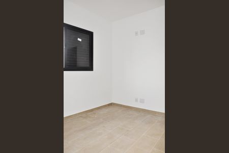 Casa à venda com 85m², 2 quartos e 2 vagasDetalhe - Quarto 02 com Suíte