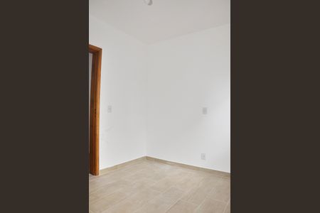 Casa à venda com 85m², 2 quartos e 2 vagasDetalhe - Quarto 02 com Suíte