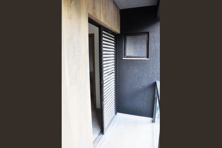 Casa à venda com 85m², 2 quartos e 2 vagasDetalhe - Varanda do Quarto 01 com Suíte