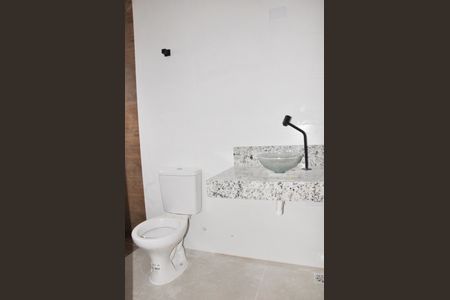 Casa à venda com 85m², 2 quartos e 2 vagasDetalhe - Suíte