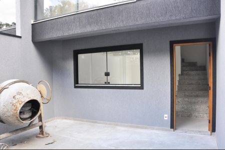 Casa à venda com 85m², 2 quartos e 2 vagasGaragem