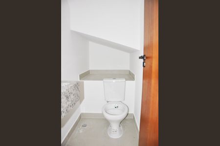 Casa à venda com 85m², 2 quartos e 2 vagasDetalhe - Lavabo