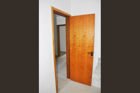 Casa à venda com 85m², 2 quartos e 2 vagasDetalhe - Suíte