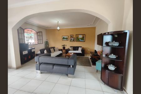 Casa à venda com 500m², 5 quartos e 4 vagasSala