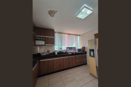 Casa à venda com 500m², 5 quartos e 4 vagasCozinha