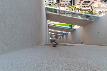 Apartamento à venda com 78m², 3 quartos e 2 vagas Apartamento à venda com 78m², 3 quartos e 2 vagasÁrea de Serviço