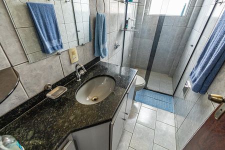 Casa de condomínio à venda com 116m², 3 quartos e 2 vagasBanheiro