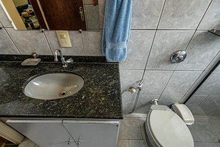 Casa de condomínio à venda com 116m², 3 quartos e 2 vagasBanheiro