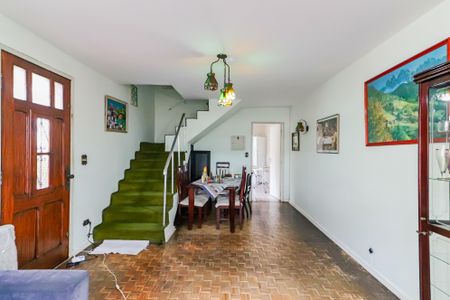 Casa à venda com 220m², 4 quartos e 2 vagasCasa A - Sala