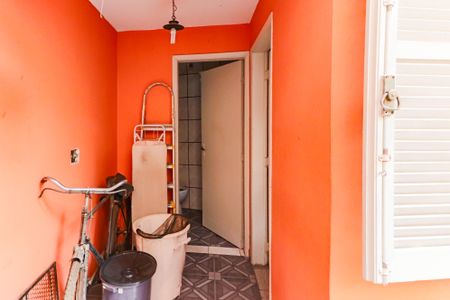 Casa à venda com 220m², 4 quartos e 2 vagasCasa B - Lavanderia