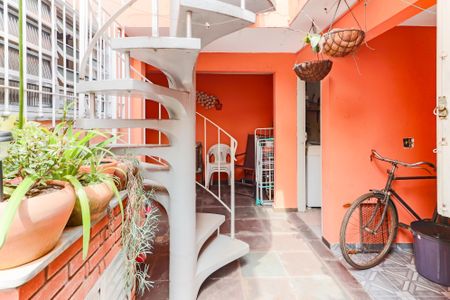 Casa à venda com 220m², 4 quartos e 2 vagasCasa B - Lavanderia