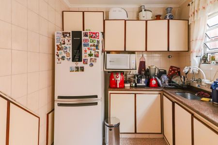 Casa à venda com 220m², 4 quartos e 2 vagasCasa B - Cozinha