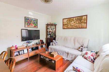 Casa à venda com 220m², 4 quartos e 2 vagasCasa B - Sala