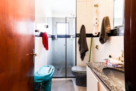 Casa à venda com 220m², 4 quartos e 2 vagasCasa B - Banheiro