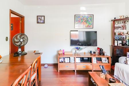 Casa à venda com 220m², 4 quartos e 2 vagasCasa B - Sala