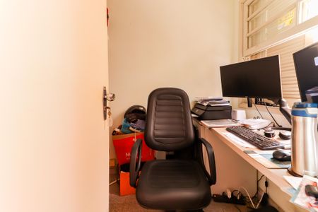 Casa à venda com 220m², 4 quartos e 2 vagasCasa B - Quarto de Serviço