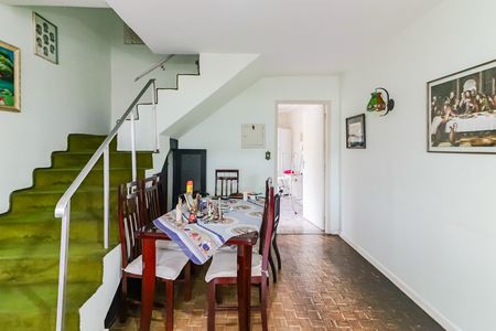 Casa à venda com 220m², 4 quartos e 2 vagasCasa A - Sala