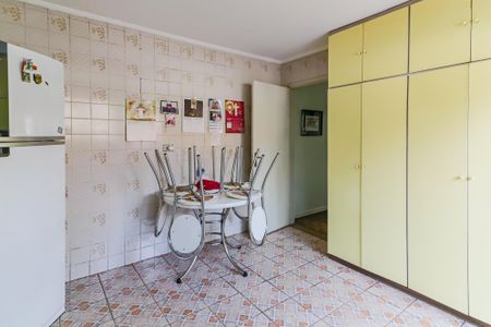 Casa à venda com 220m², 4 quartos e 2 vagasCasa A - Cozinha