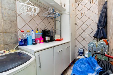 Casa à venda com 450m², 4 quartos e 2 vagas Casa à venda com 450m², 4 quartos e 2 vagasÁrea de Serviço