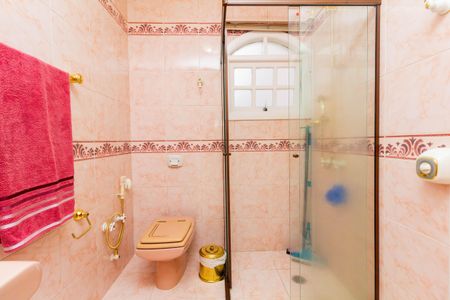 Casa à venda com 450m², 4 quartos e 2 vagas Casa à venda com 450m², 4 quartos e 2 vagasBanheiro da Suíte 2